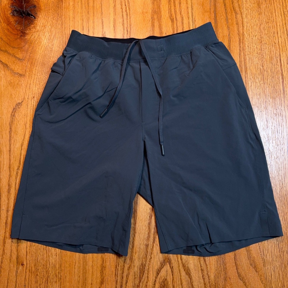Lululemon Pace Breaker Shorts Mens Small Grey Athletic Gym Training Linerless